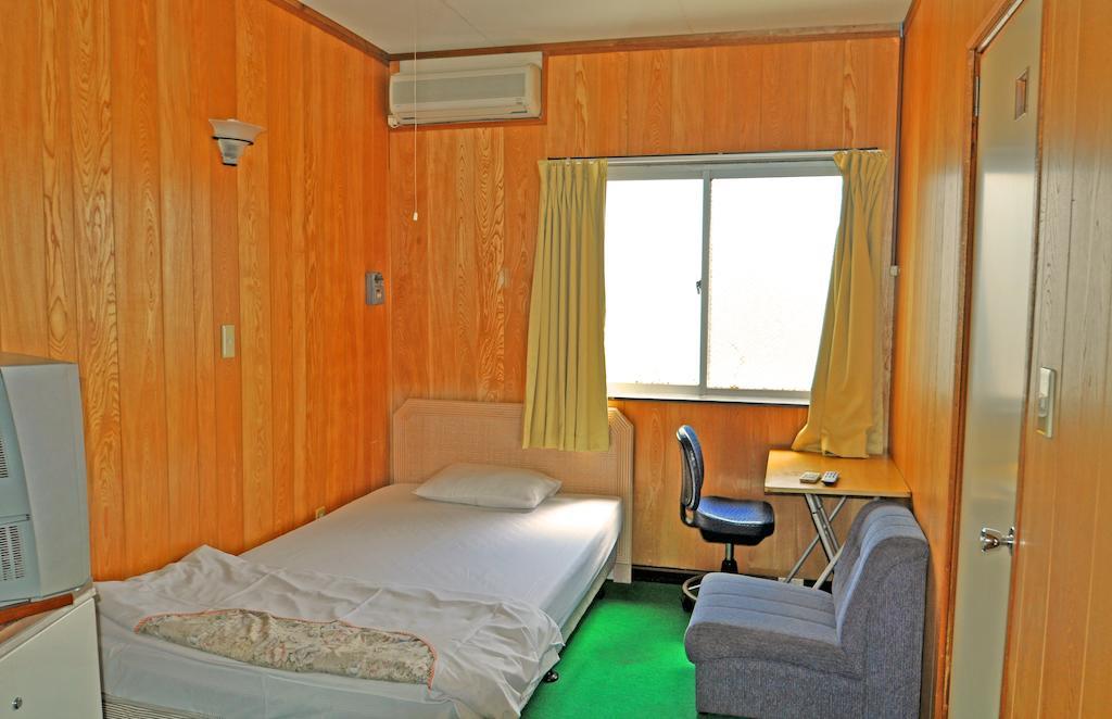 Okinawa Yoshida Hotel الغرفة الصورة