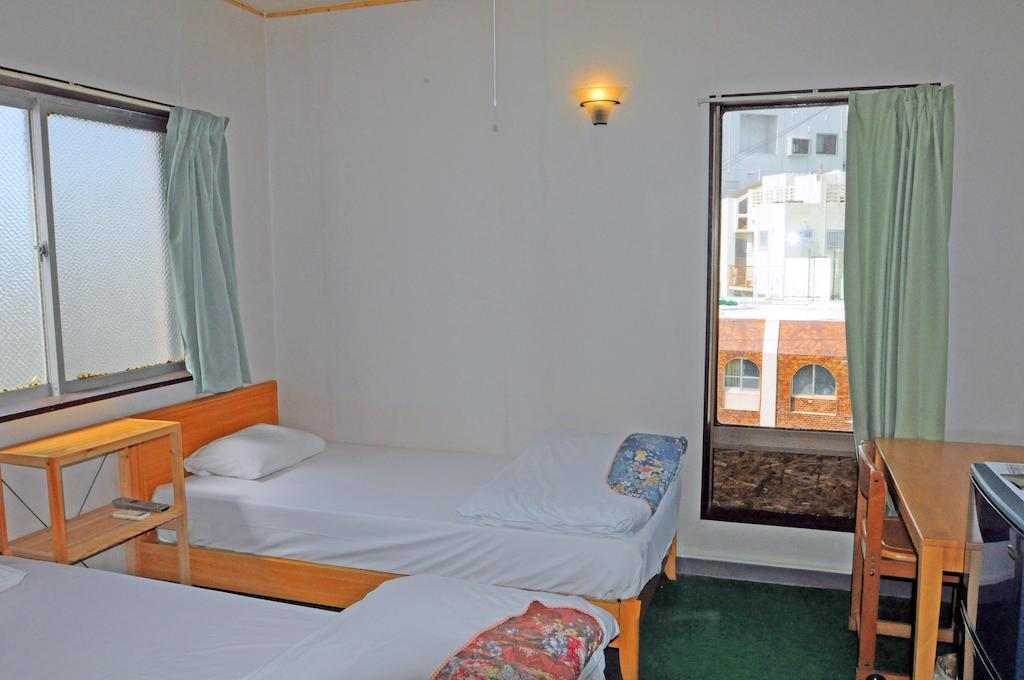 Okinawa Yoshida Hotel الغرفة الصورة